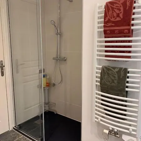 Διαμέρισμα Jolie T2 En Rez-de-jardin A 150m Du *