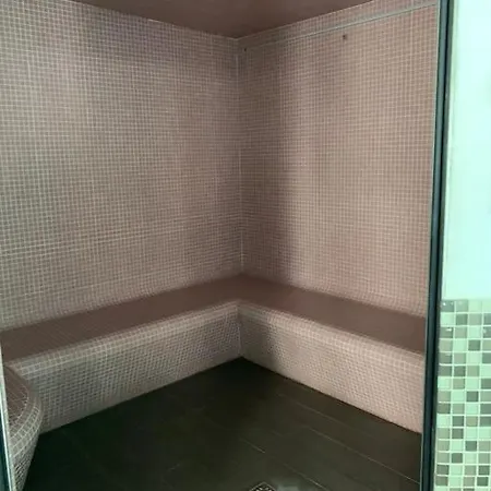 Διαμέρισμα Jolie T2 En Rez-de-jardin A 150m Du *